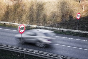 Går imot bygging av smale motorveier med fartsgrense 110 km/t