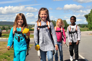 Skolestart: Trygg Trafikk håper flere foreldre lar bilen stå