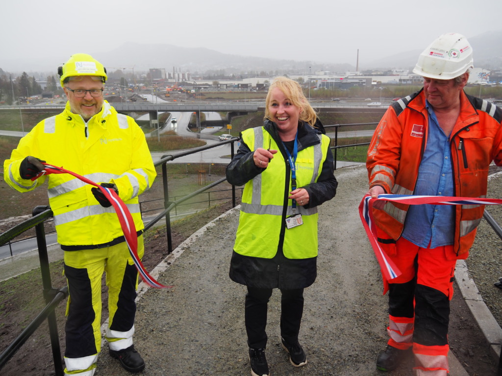 Trygg Trafikk åpnet ny rasteplass i Brumunddal