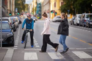 Trenger bedre samarbeid mellom syklister og bilister